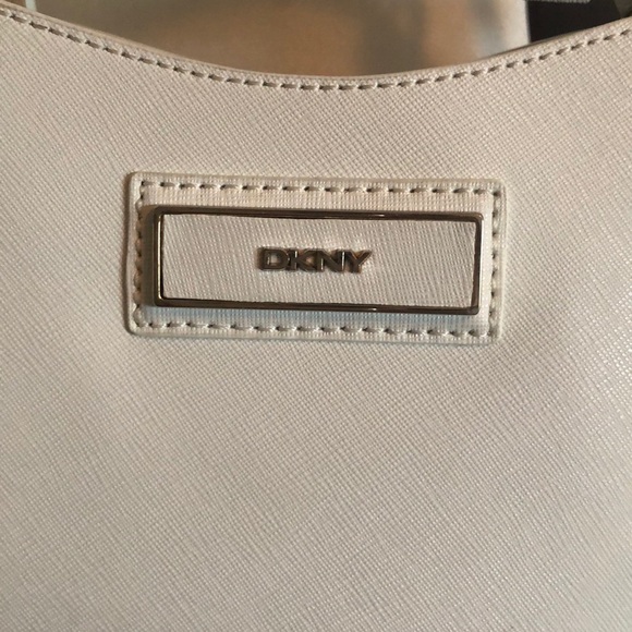 Handbag - Picture 2 of 8